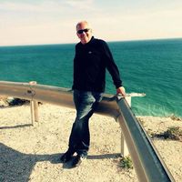 George Georgiades的照片