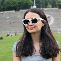 Ayse Kaplan的照片