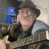 Pierre Caouette的照片