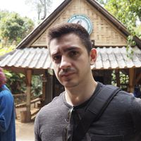 Zoltán Vári的照片