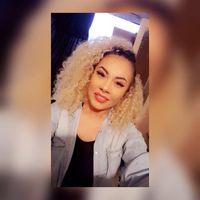 Chantelle AbratisA的照片