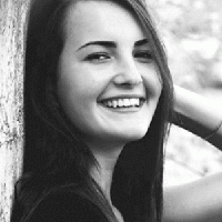 Lara Menashion's Photo