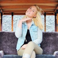 Laura troyer's Photo