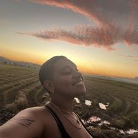 Cayla Lewis的照片