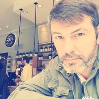 Didier Loots的照片