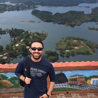 Tunç Akyurek的照片