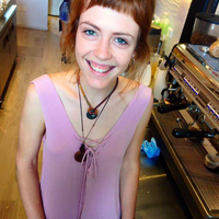 Annabel Sutton的照片