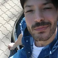 Paris Mihalyi的照片