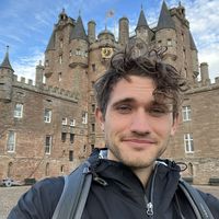 Adam Strathearn的照片