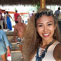 Valerie Michelle的照片