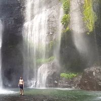 Daniel Breach的照片