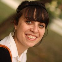 Nina Assisi的照片