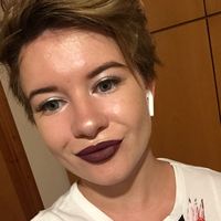 Julia Nikulina的照片