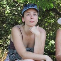 Flore Okaou的照片