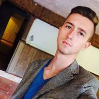 Maksym Harach的照片