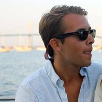 Elliot Roberts's Photo