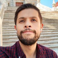 Umberto Mendiola的照片