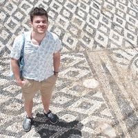 Alexander Arnold的照片