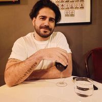 Vincente Roozbeh's Photo