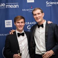 Grant george的照片