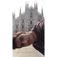 Auz Tahnoon的照片