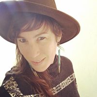 Beth  Laskin的照片