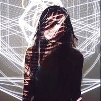 Caroline Hii的照片