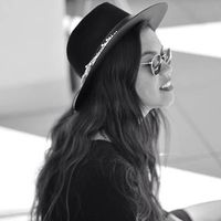 Andrea Rivas的照片