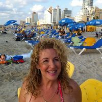 Lori Ben zakai的照片