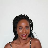 Sina Dumbutshena的照片