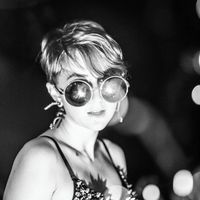 Dara Israel的照片