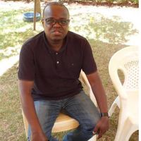 AUGUSTINE MUTUA的照片