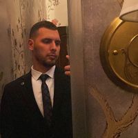 Bardh Humolli的照片