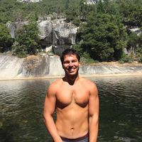 Oguzhan Ozcan的照片