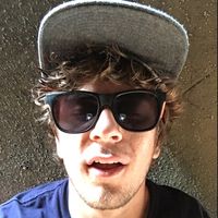 Justin  Premeaux的照片