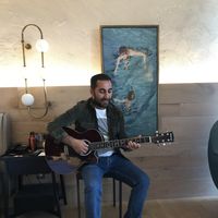 Hakan Tarî的照片