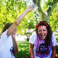 Emma Hughes的照片