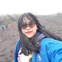 Intania Nurwahyuni's Photo