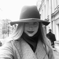 Polina Uzhva's Photo