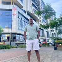 Innocent Sabini的照片