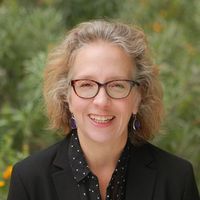 Kate McMains的照片