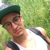 Oliver Kahr的照片