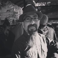 Ismail L Oflaz的照片