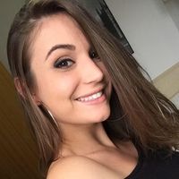 Ariane Zaro的照片