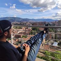 Sebastian Macias的照片