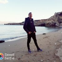 kamal lemrisni的照片