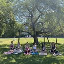фотография Sunday Morning Yoga & Picnic In The Park