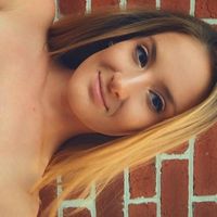 Aubrey Johnson的照片