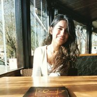 neslihan akman的照片