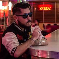 Ariel Romero的照片